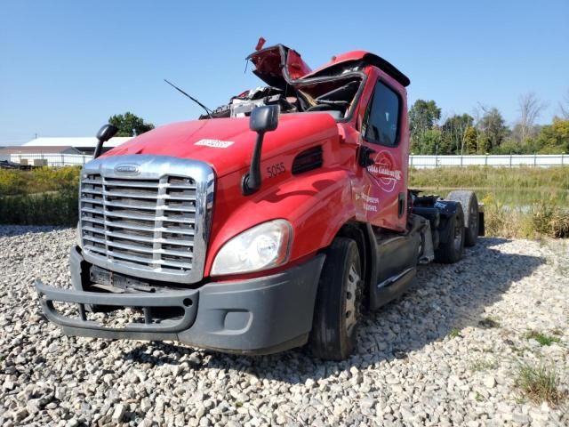 2016 Freightliner Cascadia 113 Semi Truck