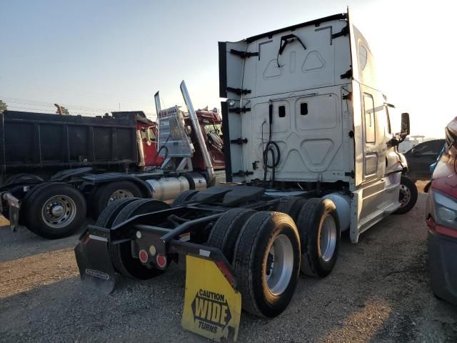 2014 Freightliner Cascadia 125 Semi Truck