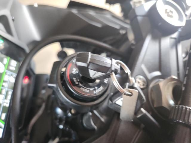 2025 Kawasaki ZX1002 L