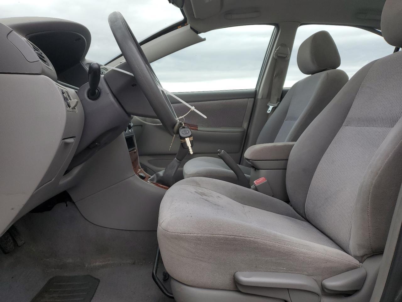 2005 Toyota Corolla le