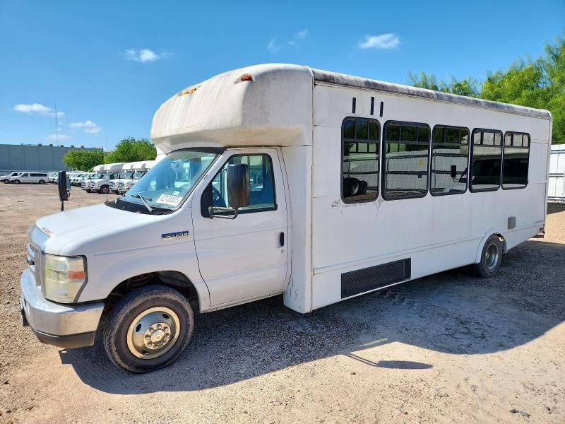 2017 Ford Econoline E450 Super Duty Cutaway Van