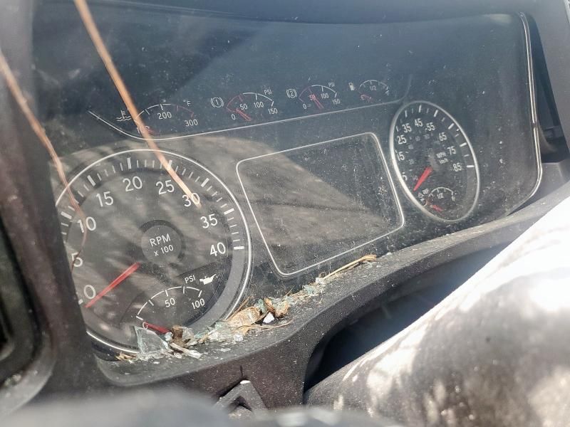 2020 International Mv607 box Truck