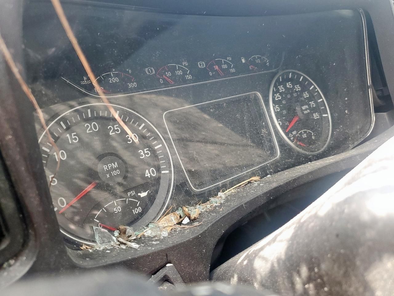 2020 International MV607 BOX Truck