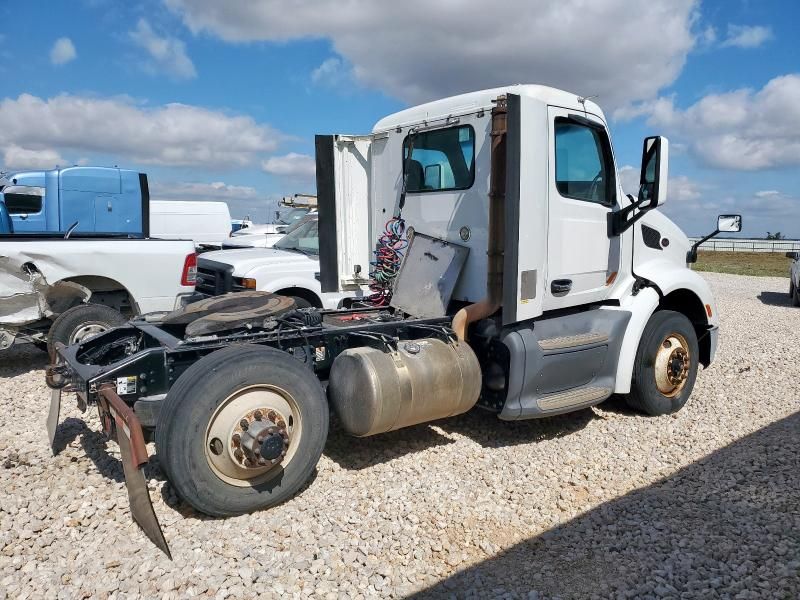 2016 Peterbilt Tractor 2016 Peterbilt 579 Semi Truck