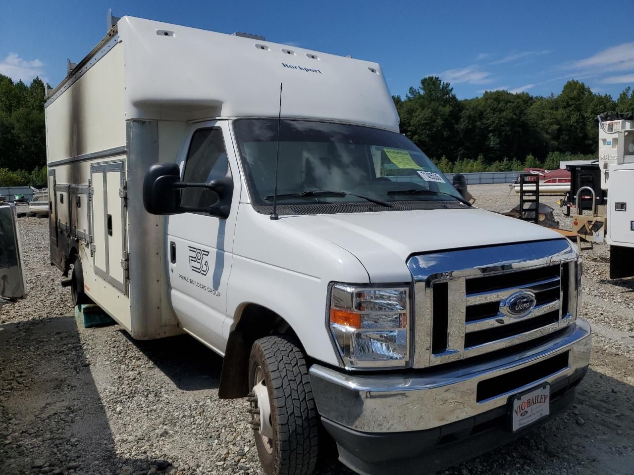2024 Ford Econoline E450 Super Duty Cutaway Van