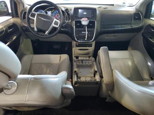 2011 Chrysler Town & Country Touring L