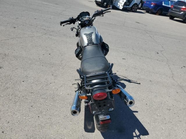 2016 Moto Guzzi V7 LL Stone