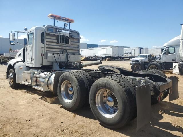 2013 Peterbilt Tractor 2013 Peterbilt 386 Semi Truck