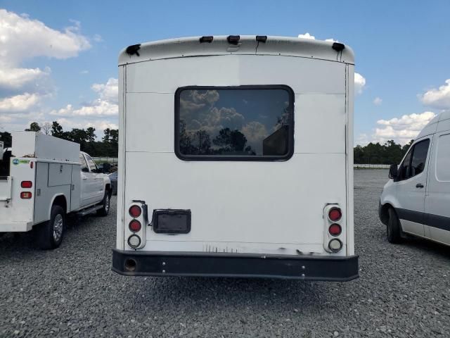 2006 Ford Econoline E350 Super Duty Cutaway Van