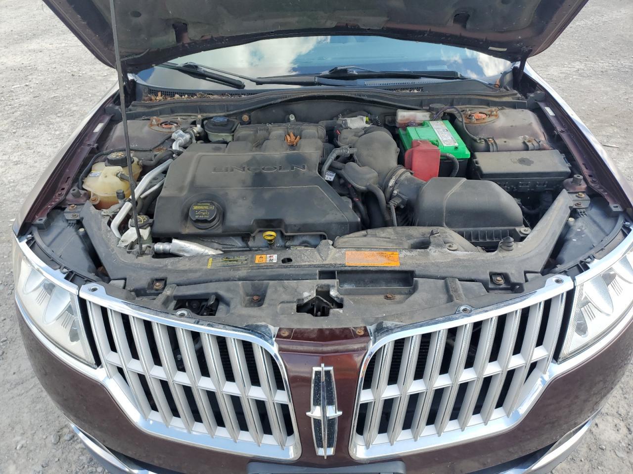 2012 Lincoln Townhouse MKZ