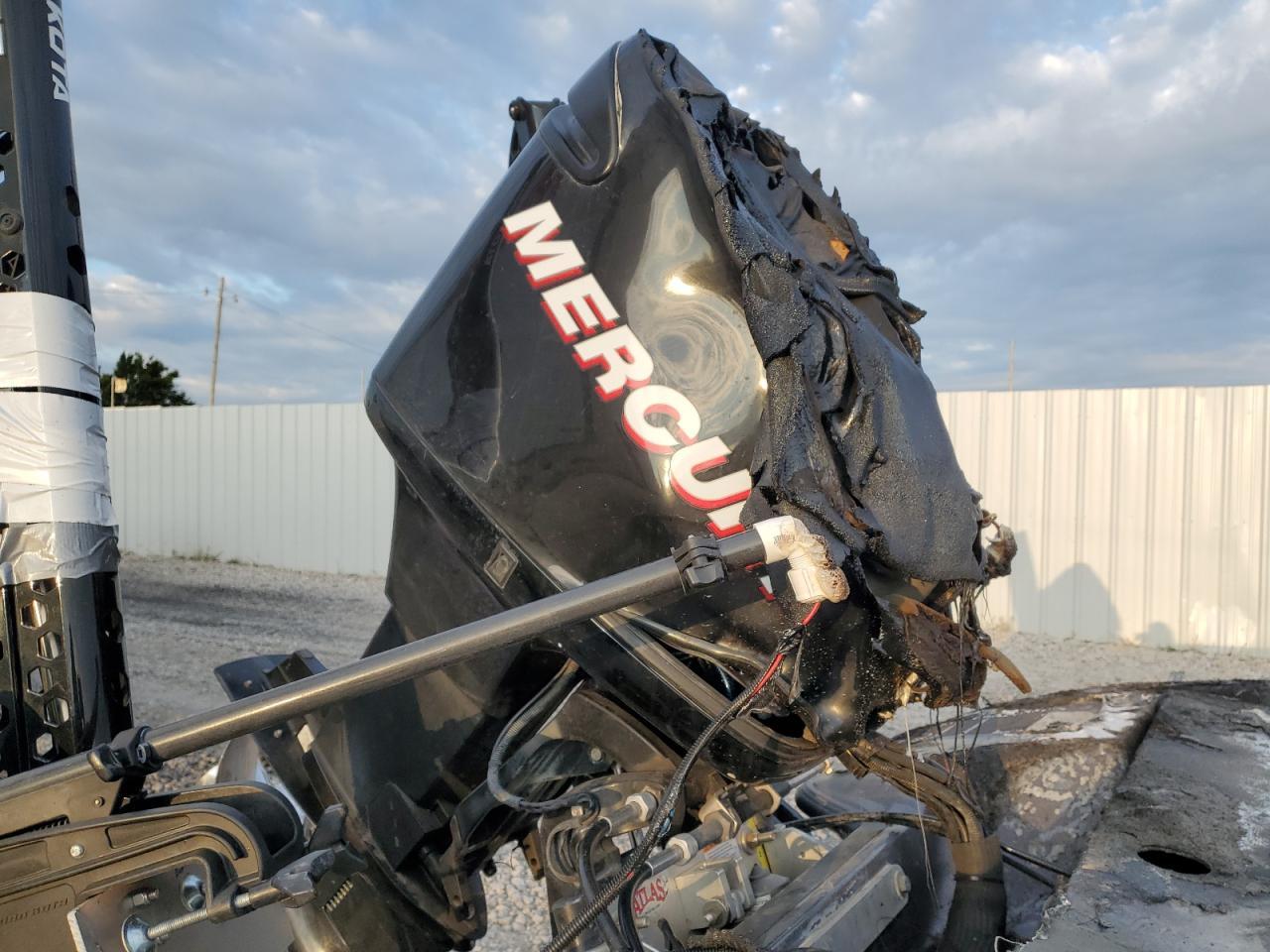 2007 Stratos Boat W/TRL-Boat