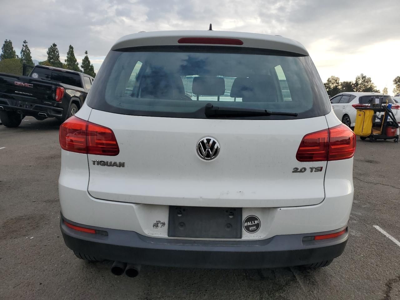 2015 Volkswagen Tiguan s