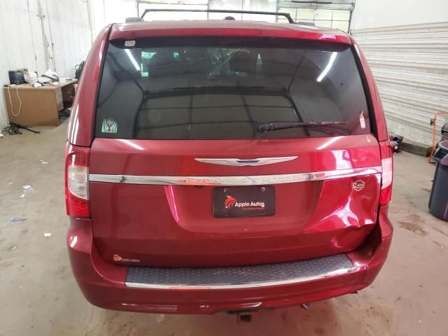 2014 Chrysler Town & Country Touring L