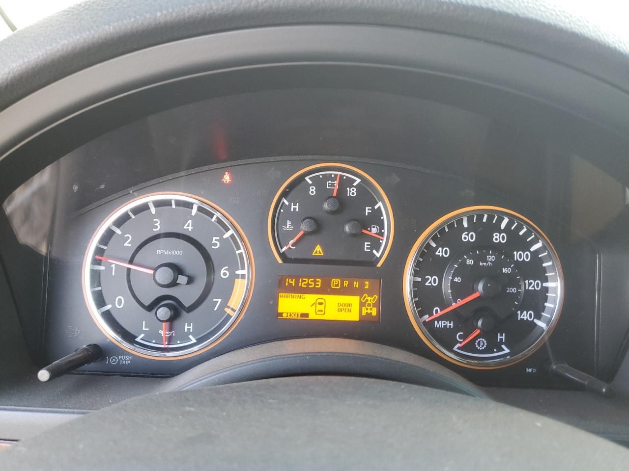 2015 Nissan Armada sv