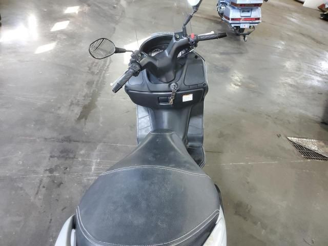 2014 Suzuki UH200