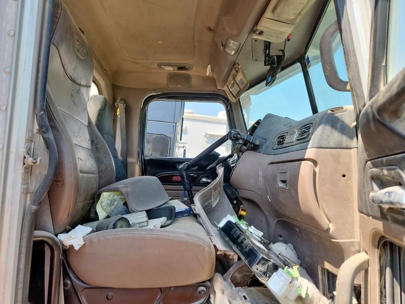 2012 Peterbilt Tractor 2012 Peterbilt 367 Semi Truck