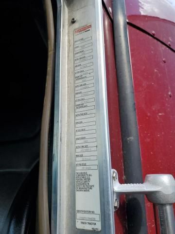 2015 Kenworth T600 Semi Truck
