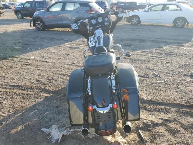 2011 Harley-Davidson Flhx