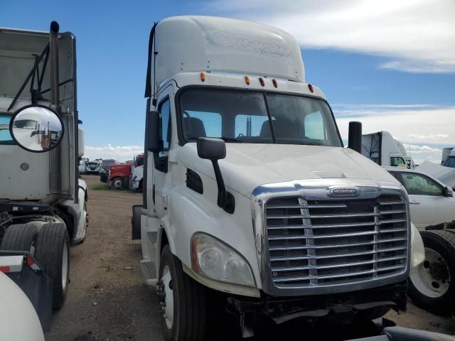 2015 Freightliner Cascadia Semi Truck