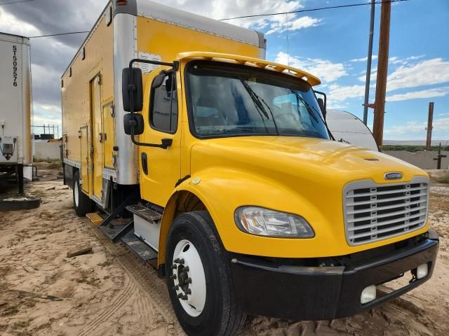 2015 Freightliner M2 106 MED-BOX Truck