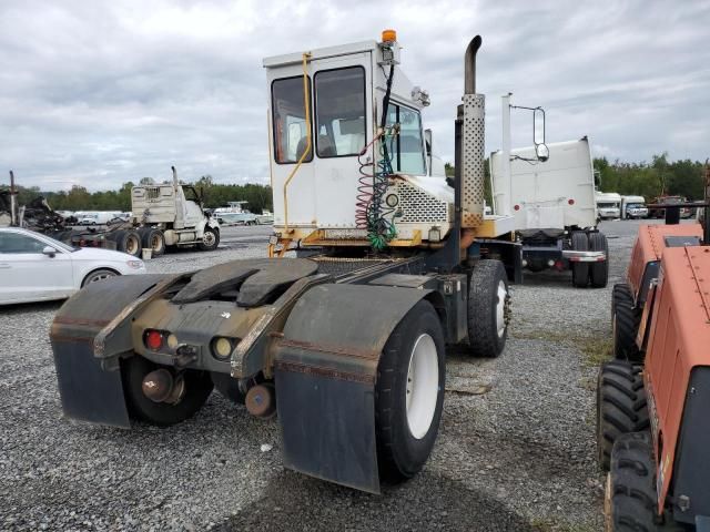 2011 Capacity TJ5000-Yard Truck