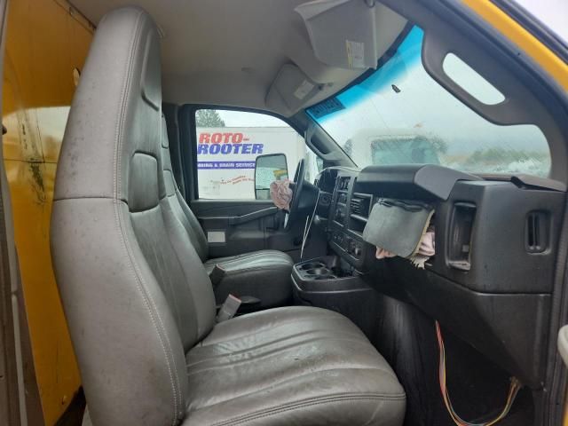 2017 GMC Savana Commercial CU