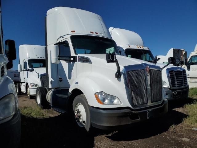 2016 Kenworth T680 Semi Truck