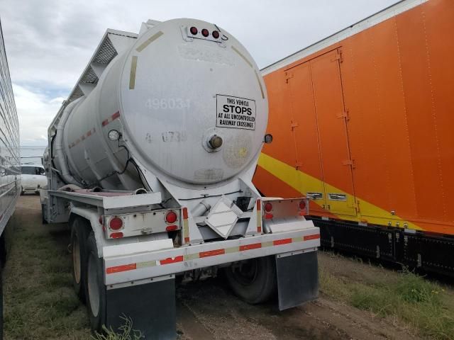 1982 Penske Tank Trailer