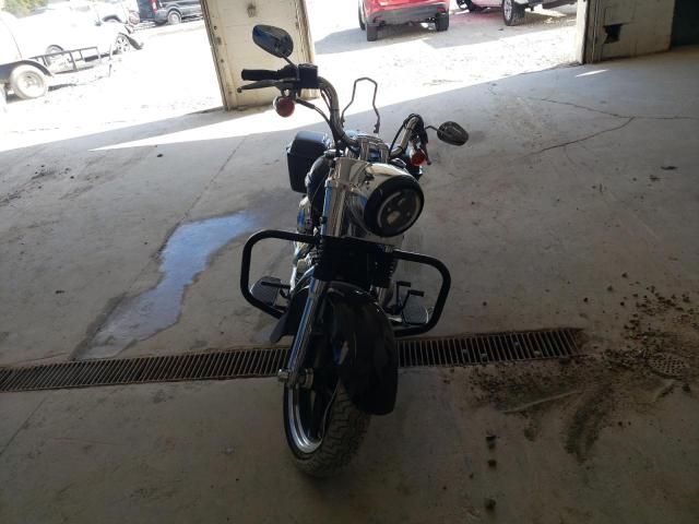 2013 Harley-Davidson FLD Switchback