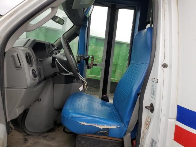 2009 Ford Econoline E450 Super Duty Cutaway Van