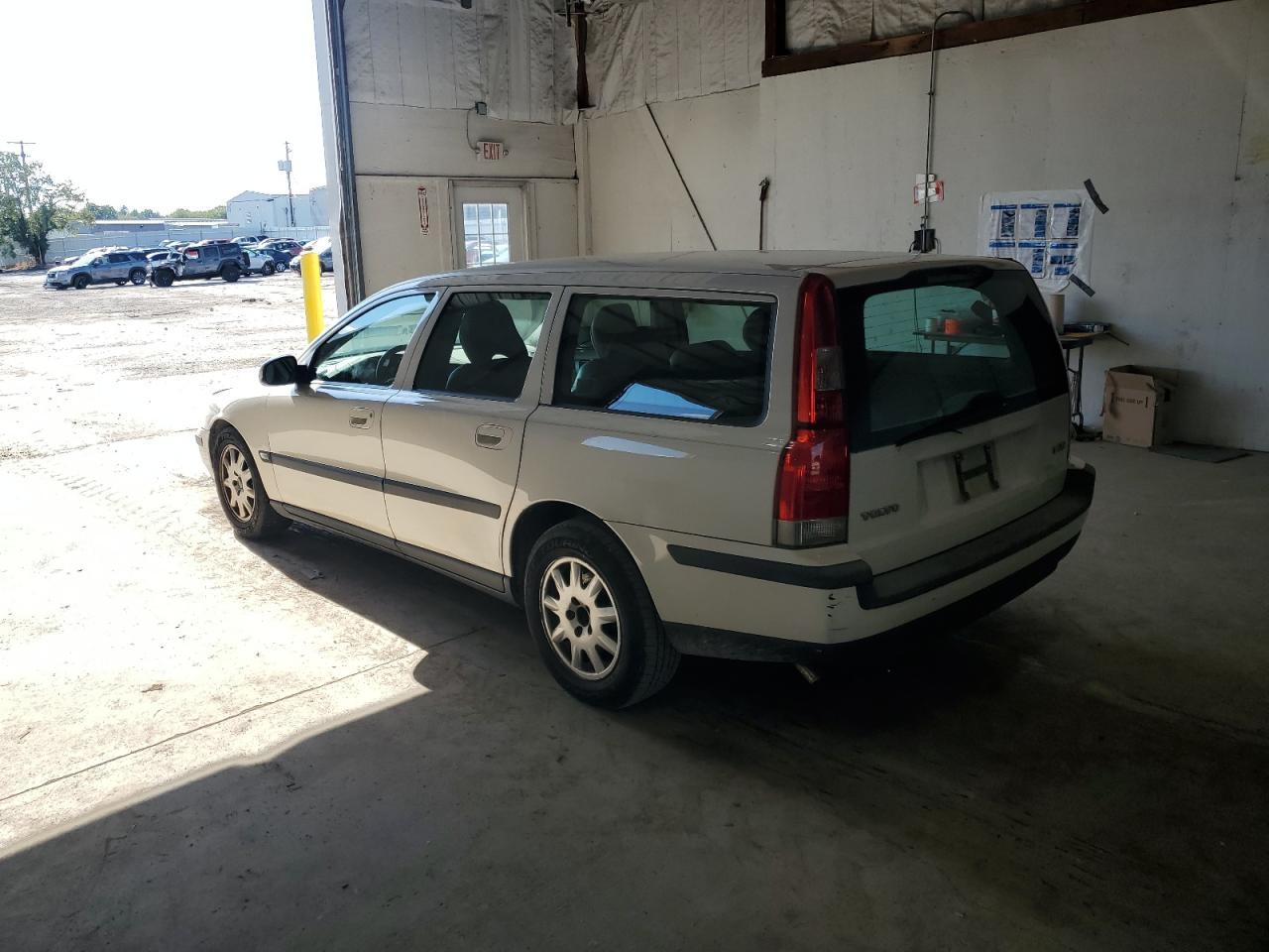 2001 Volvo V70