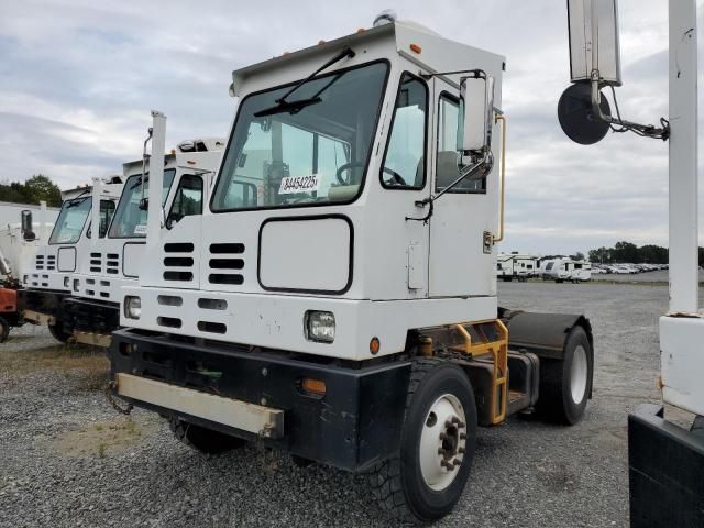 2011 Capacity TJ5000-Yard Truck
