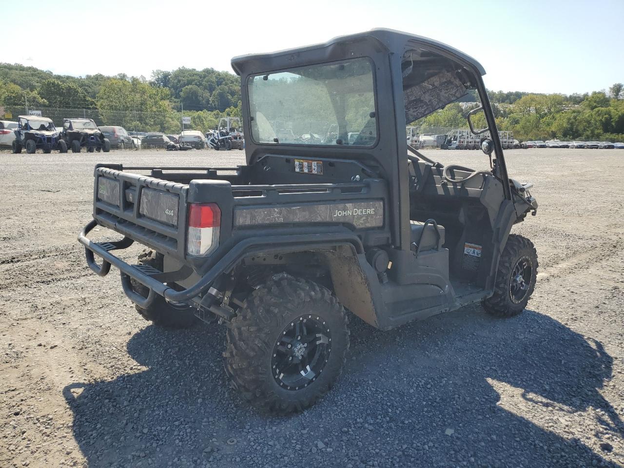 2024 John Deere XUV825M