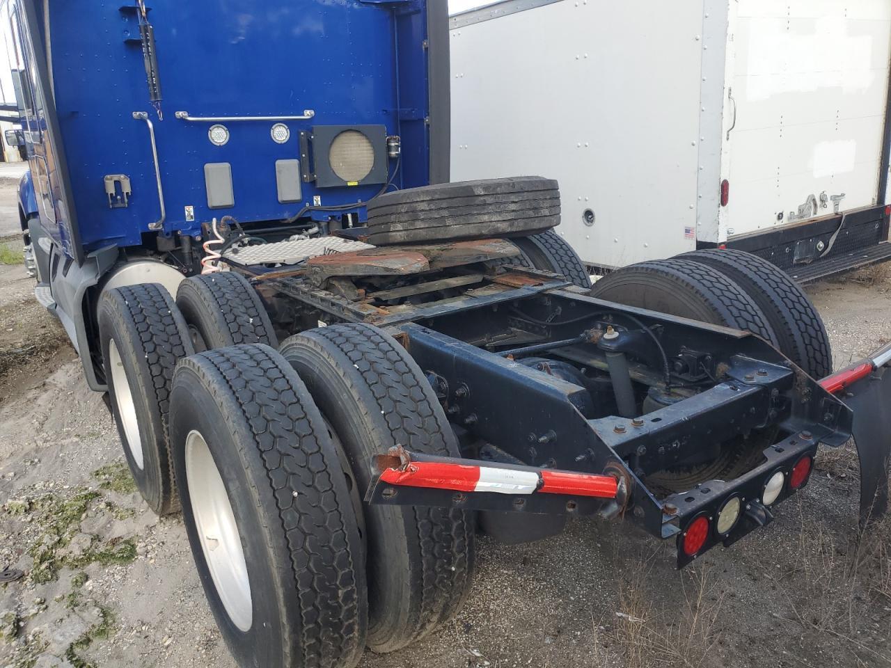 2019 Kenworth T680 Semi Truck