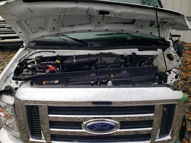 2025 Ford Econoline E350 Super Duty Cutaway Van