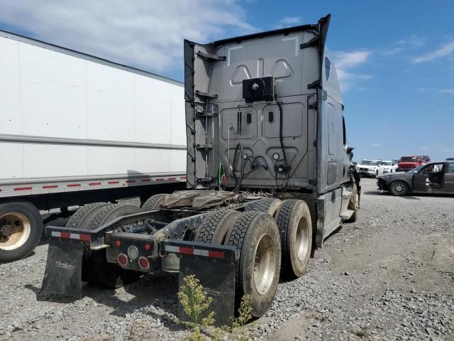 2019 Freightliner Cascadia 126 Semi Truck