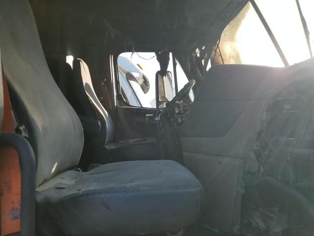 2013 Freightliner Cascadia 125 Semi Truck