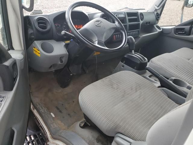 2015 Hino 195