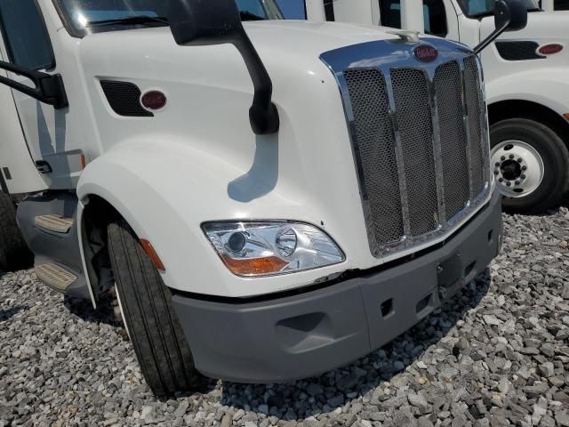 2015 Peterbilt Tractor 2015 Peterbilt 579 Semi Truck