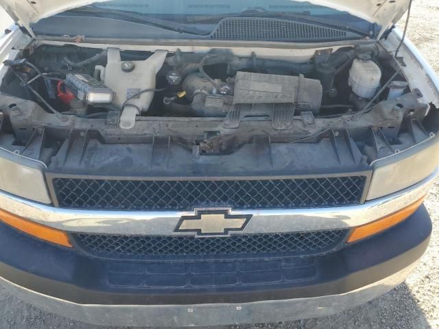 2013 Chev Rolet Express G2500