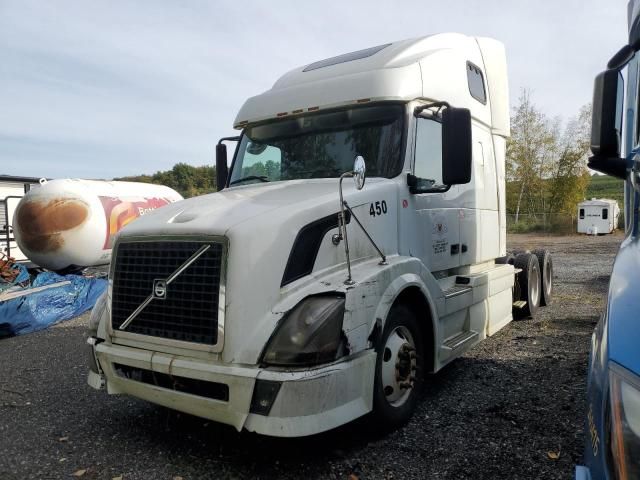 2008 Volvo VNL Semi Truck
