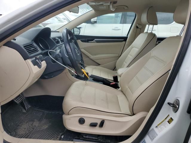 2017 Volkswagen Passat R-Line