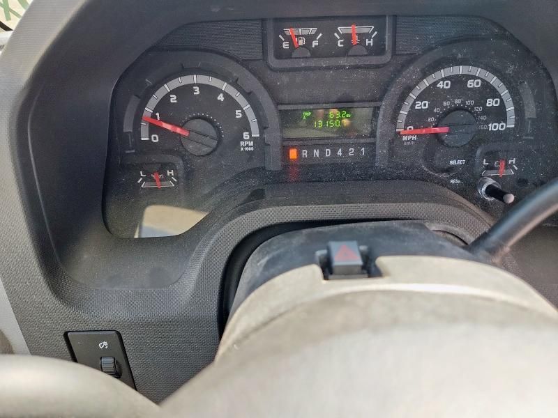 2017 Ford Econoline E450 Super Duty Cutaway Van