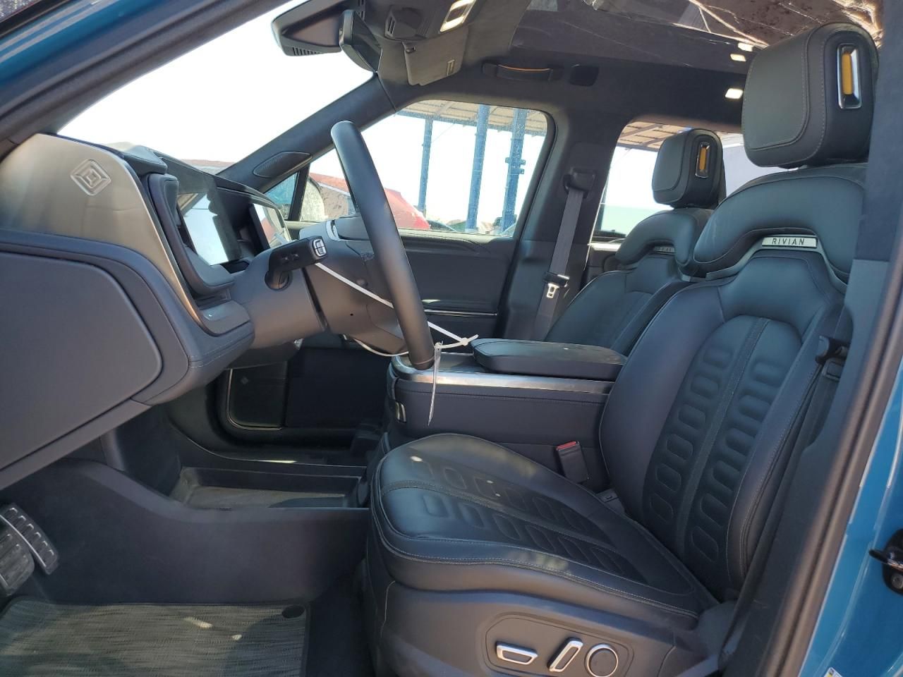 2024 Rivian R1S Adventure