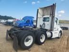 2014 Kenworth T680 Semi Truck