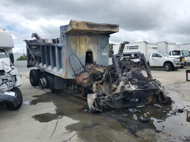 2025 Peterbilt Tractor 2025 Peterbilt 567 Dump Truck