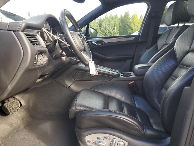 2018 Porsche Macan Turbo