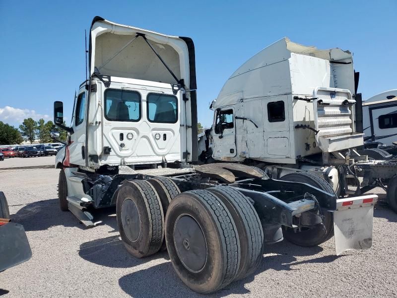 2023 Freightliner Cascadia 126 Semi Truck