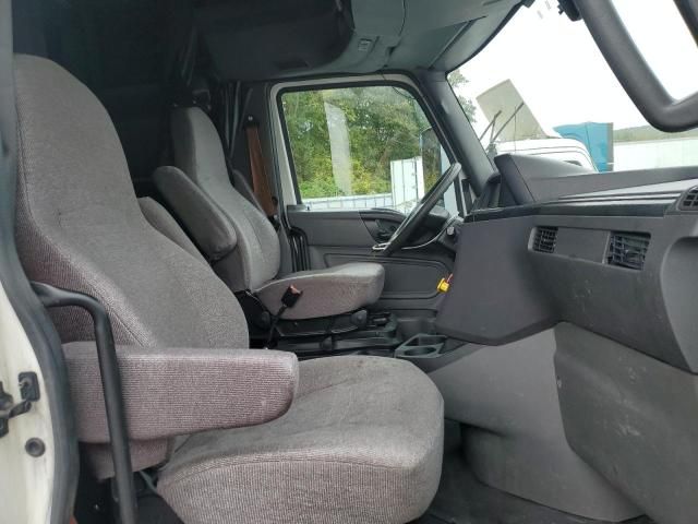 2018 International LT625