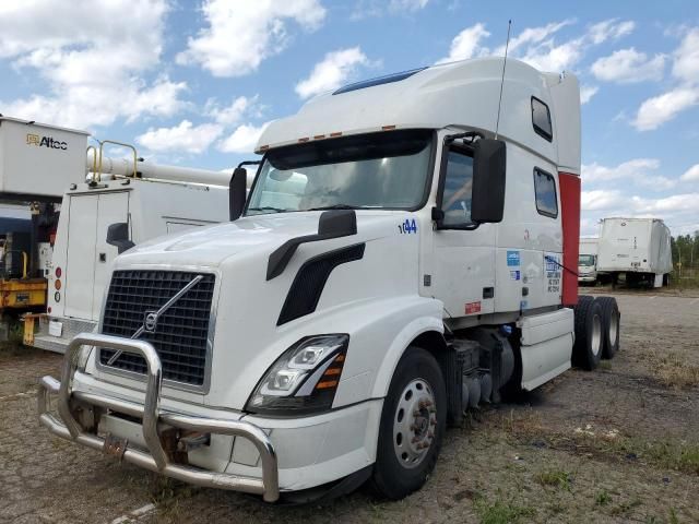 2015 Volvo VNL Semi Truck